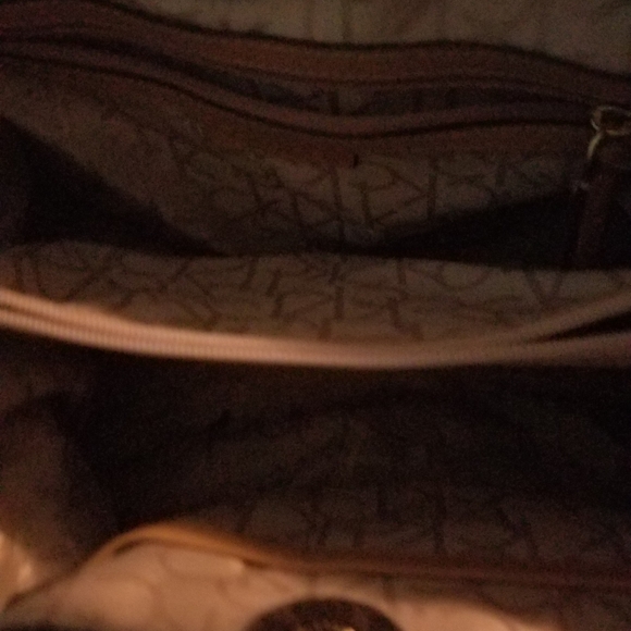 Handbag - Picture 2 of 2